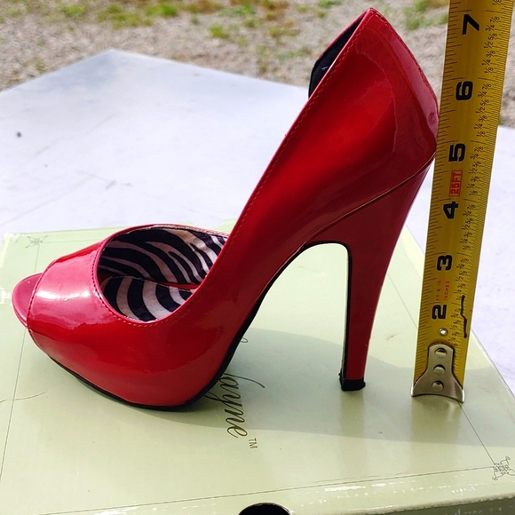Red peep toe heels - Picture 4 of 4
